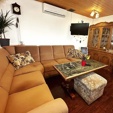 Prazdninovy Dum, Relax Ve Vlcnovskych Budach * Vlcnov