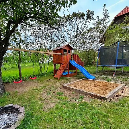Prazdninovy Dum, Relax Ve Vlcnovskych Budach Hébergement de vacances *