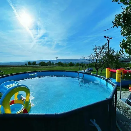 Prazdninovy Dum, Relax Ve Vlcnovskych Budach Hébergement de vacances